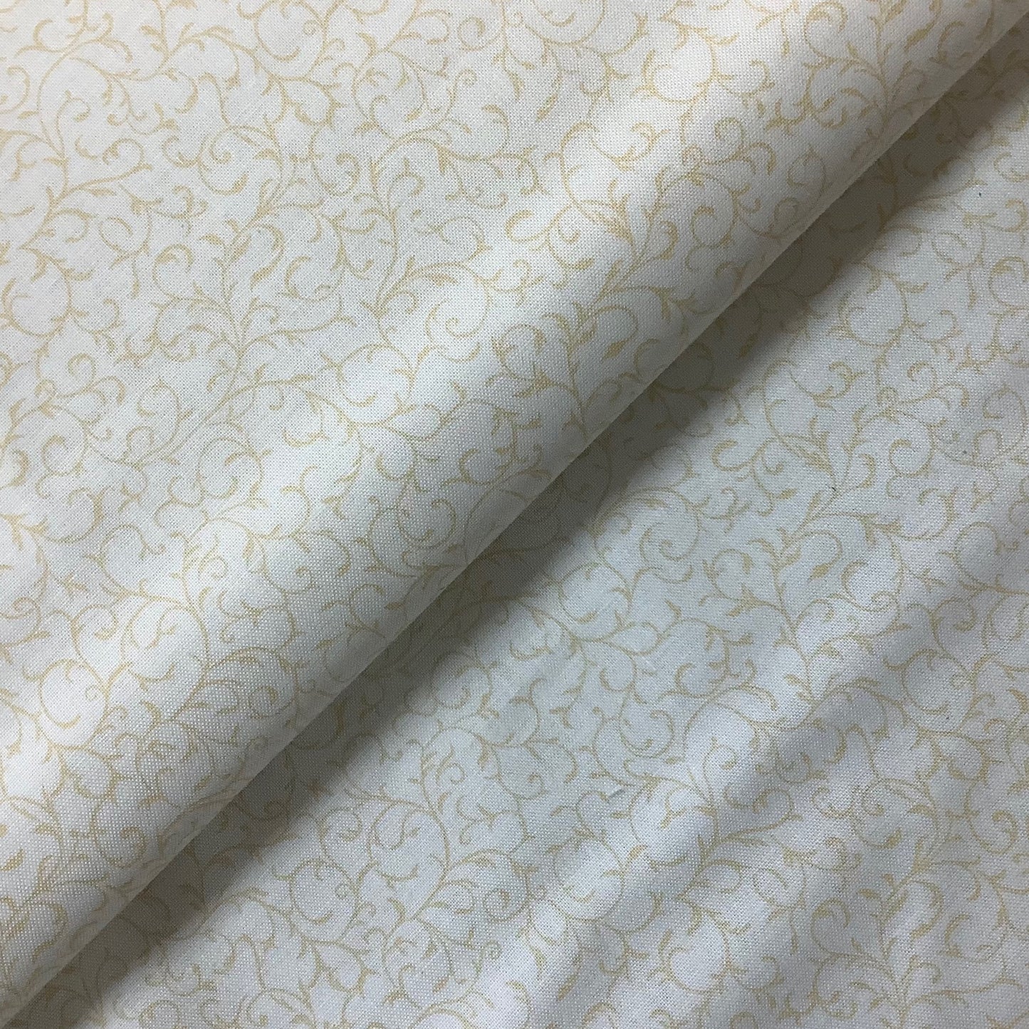 Makower Cream Swirls on Cream 100% Premium Cotton Fabric D760 Q4