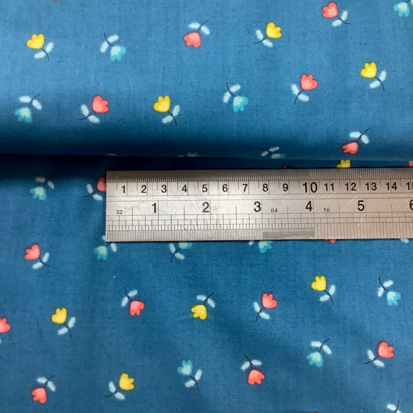 Makower Retro Scatter Blue with Multicoloured Ditsy Flowers 100% Premium Cotton Fabric 1845R