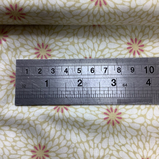 Makower Beth Studley Sundance Petals Flowers 100% Premium Cotton Fabric 192 Q