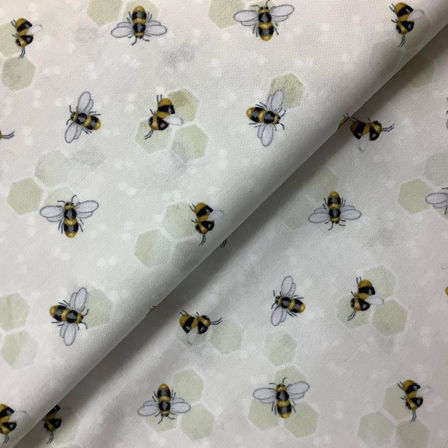REDUCED Henry Glass & Co Bee You Bees Check Fabric Range 100% Premium Cotton Fabric 103 101