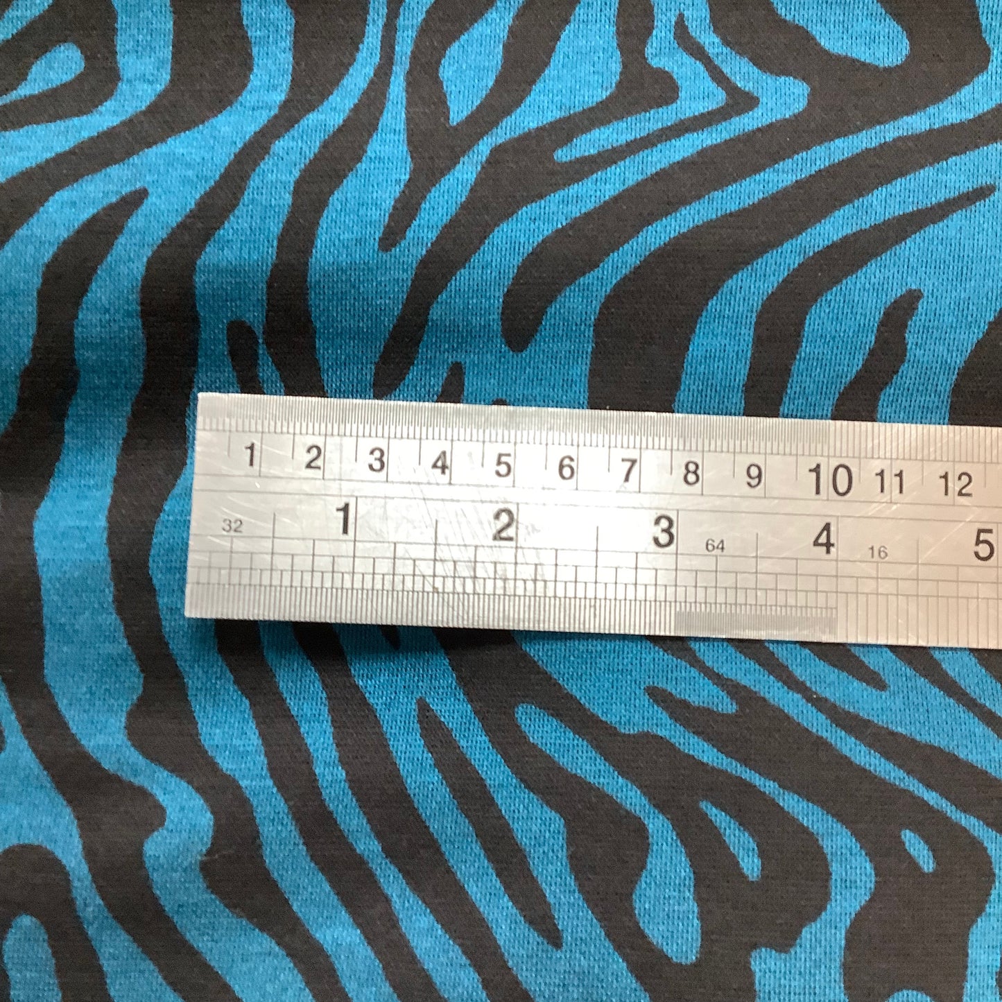 2.5m Medium Weight Blue and Black Animal Print Stretch Jersey Fabric Dressmaking 100% Polyviscose