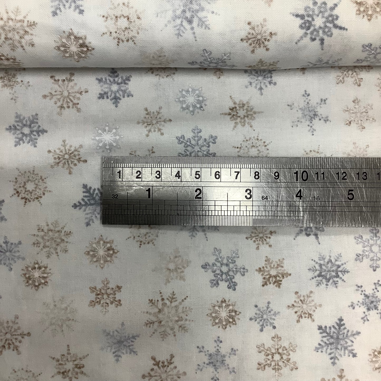 Timeless Treasures Christmas Silver & Gold Snowflakes on Cream 100% Premium Cotton C7477