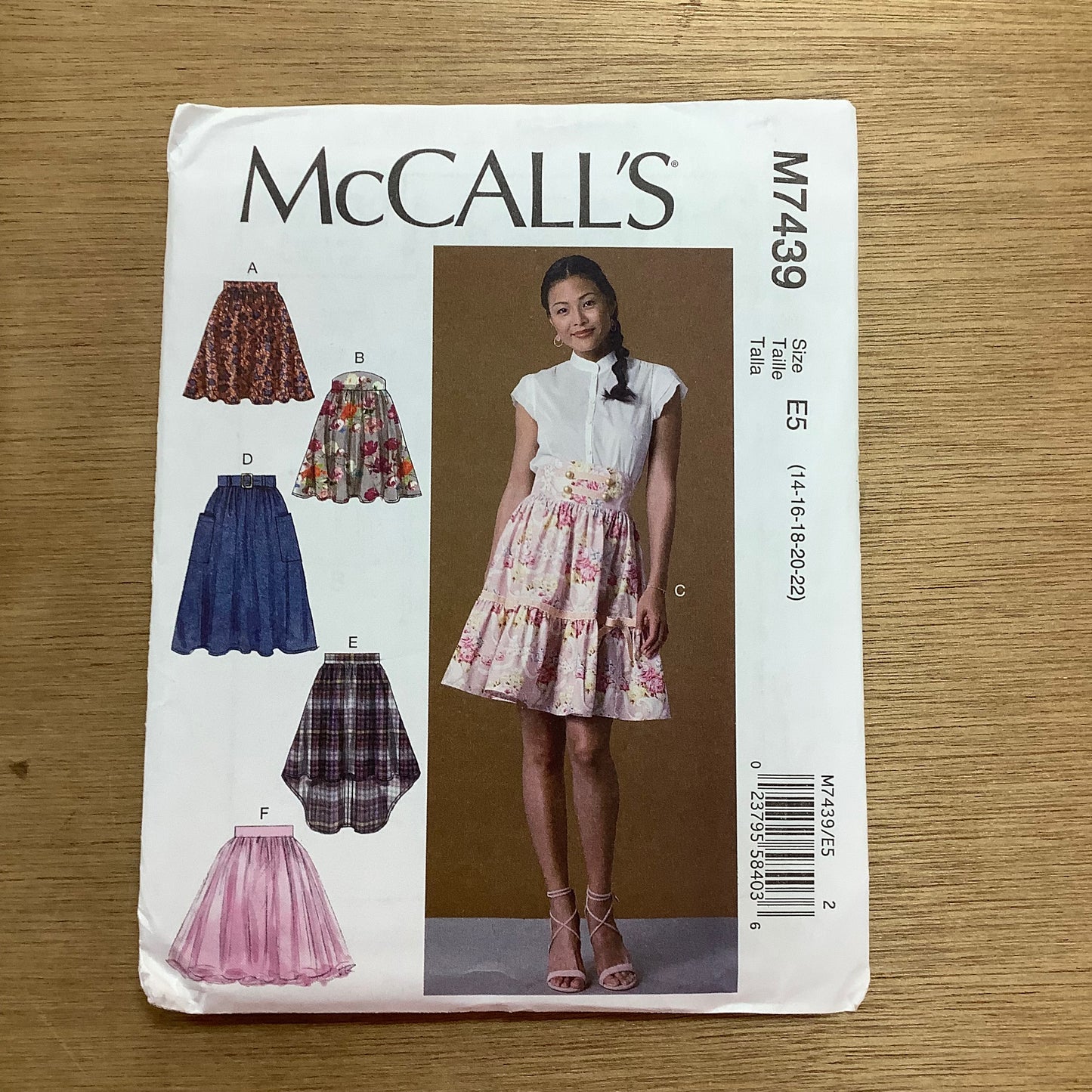 McCall's Dressmaking Sewing Pattern Ladies Women's Skirts Flared Gathered 7439