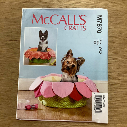 McCall's Craft Sewing Pattern Petal Dog Puppy Beds 7670
