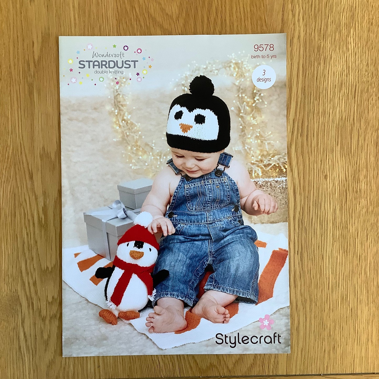 Stylecraft Wondersoft Stardust Double Knitting DK Pattern Penguin Toy Blanket Hat Childrens 9578