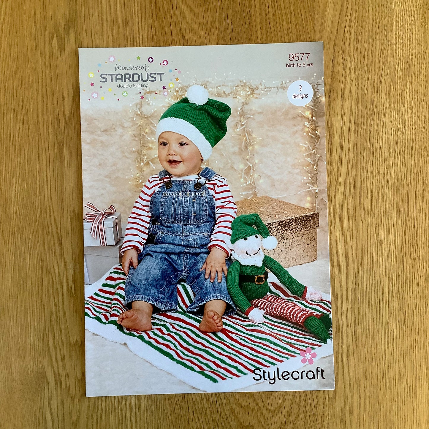 Stylecraft Wondersoft Stardust Double Knitting DK Pattern Elf Toy Blanket Hat Childrens 9577