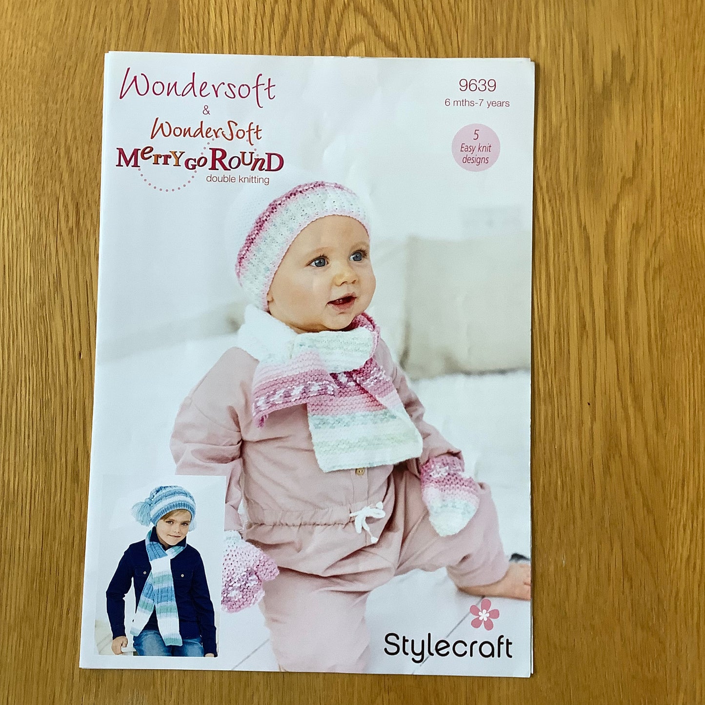 Stylecraft Wondersoft & Wondersoft Merry Go Round Double Knitting DK Pattern Hat Scarf Gloves Childrens 9639