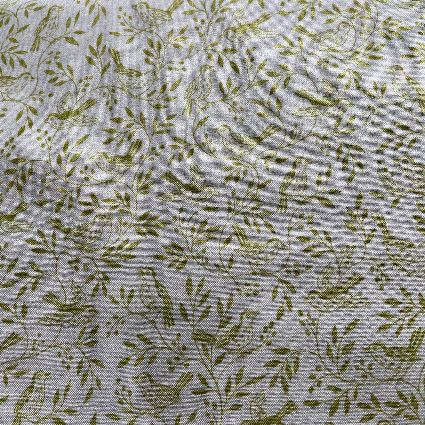 Makower Heartwood Songbird Birds on White 1748G Quilting 100% Premium Cotton Fabric