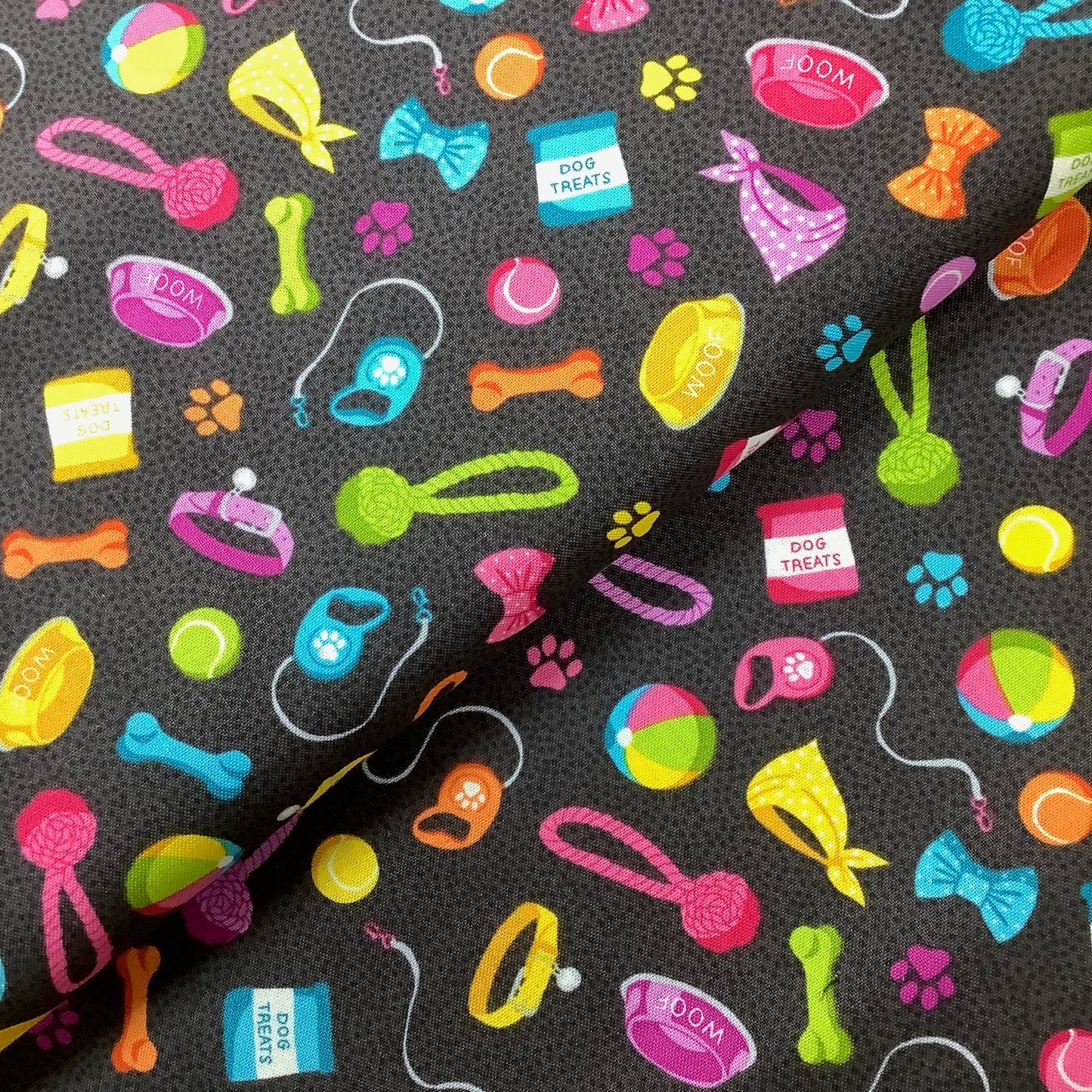REDUCED Makower Furry Friends Pet Accessories Dog Range 6 Different Prints 100% Premium Cotton Fabric