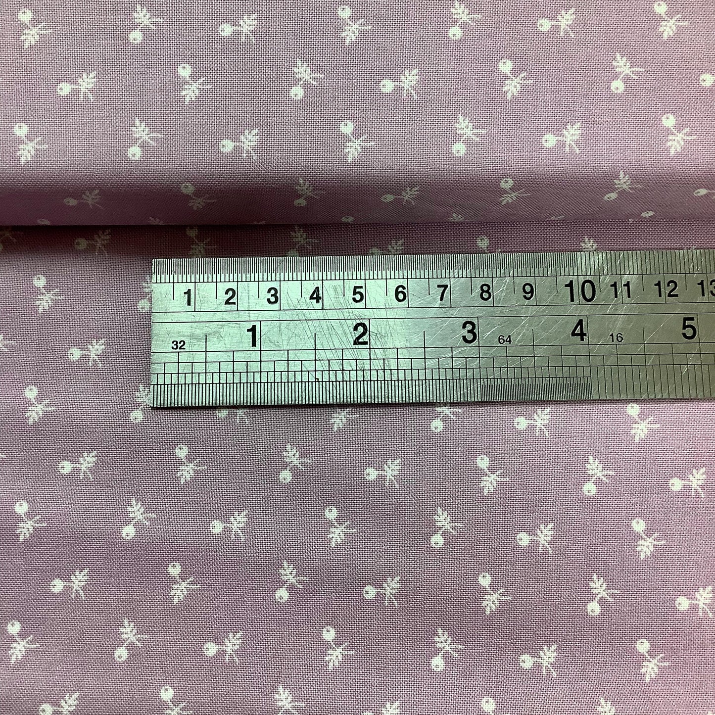 Makower Andover Bijoux Small Flower on Lilac 100% Premium Cotton Fabric 8707 P