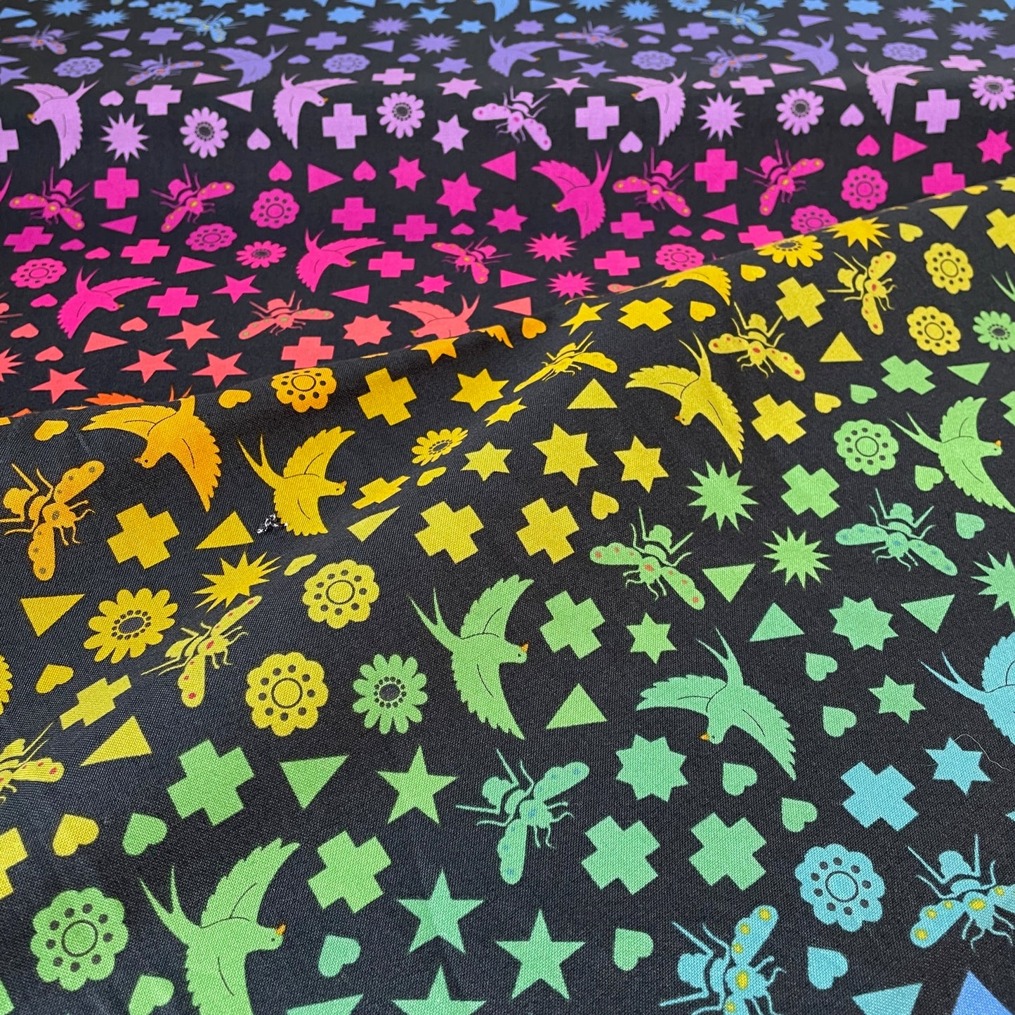Andover Makower Art Theory Birds and Bees Multi Alison Glass 2 Colours Quilting Patchwork Craft 100% Premium Cotton Fabric