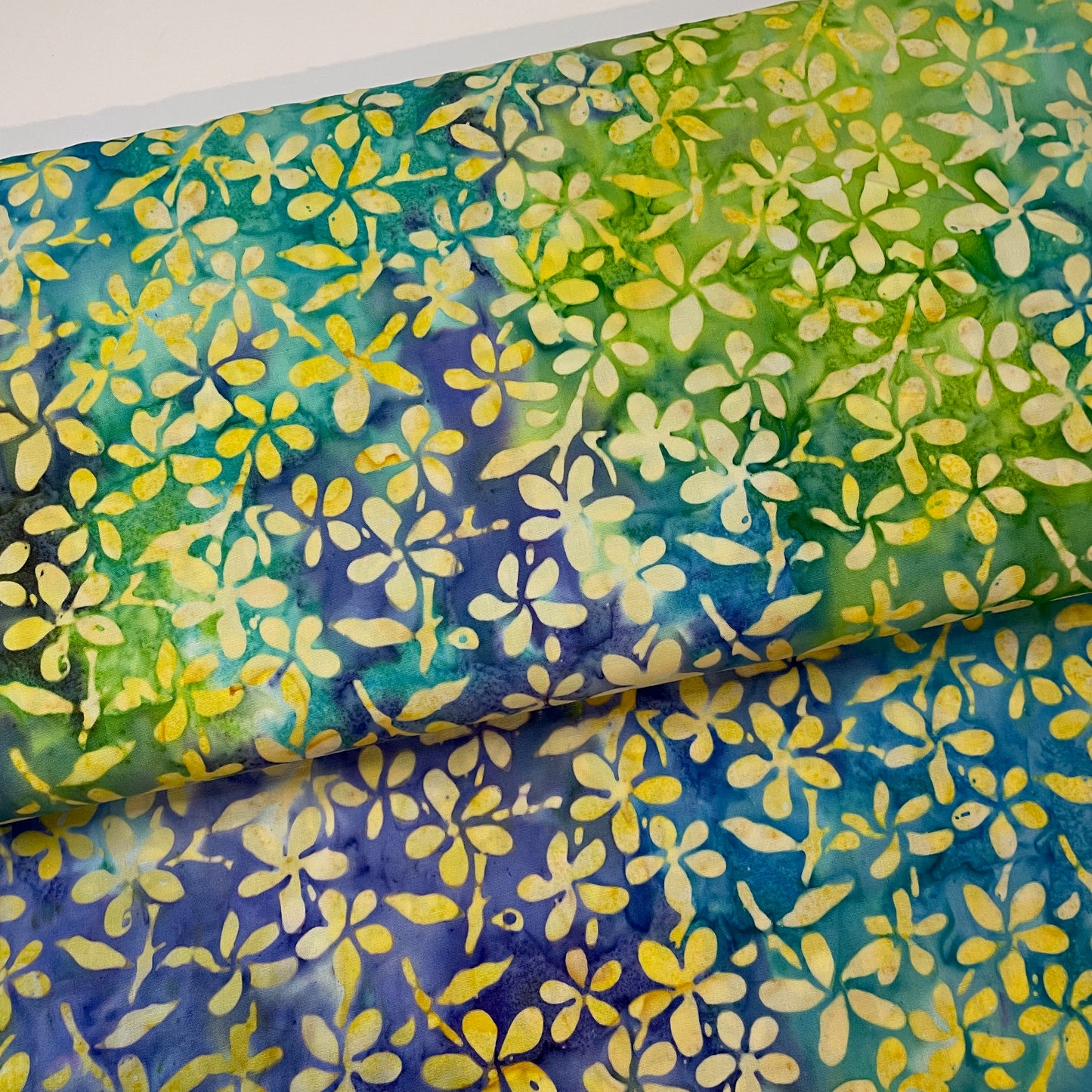 Andover Makower A Splash of Colour Batik Fabric From Indonesia 3 Colours Quilting Patchwork Craft 100% Premium Cotton Fabric