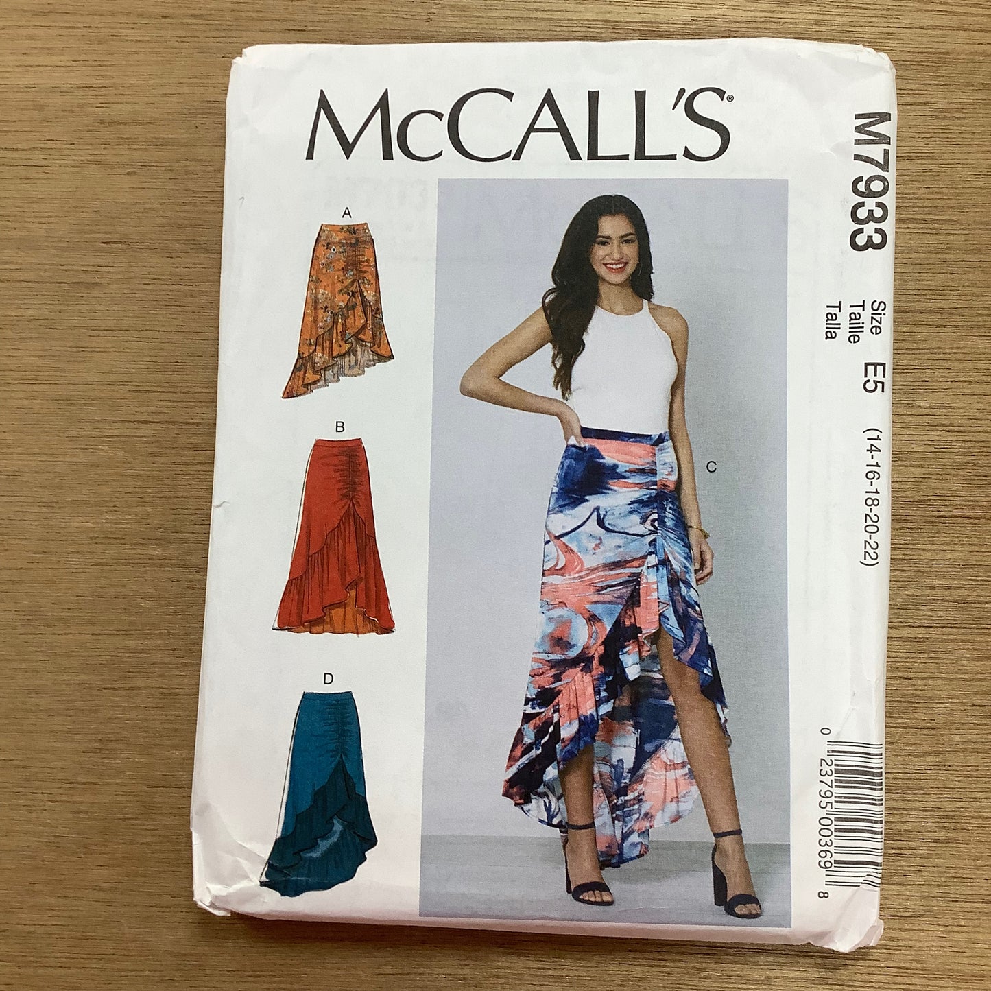McCall's Dressmaking Sewing Pattern Ladies Women's Pull On Knit Skirt 7933