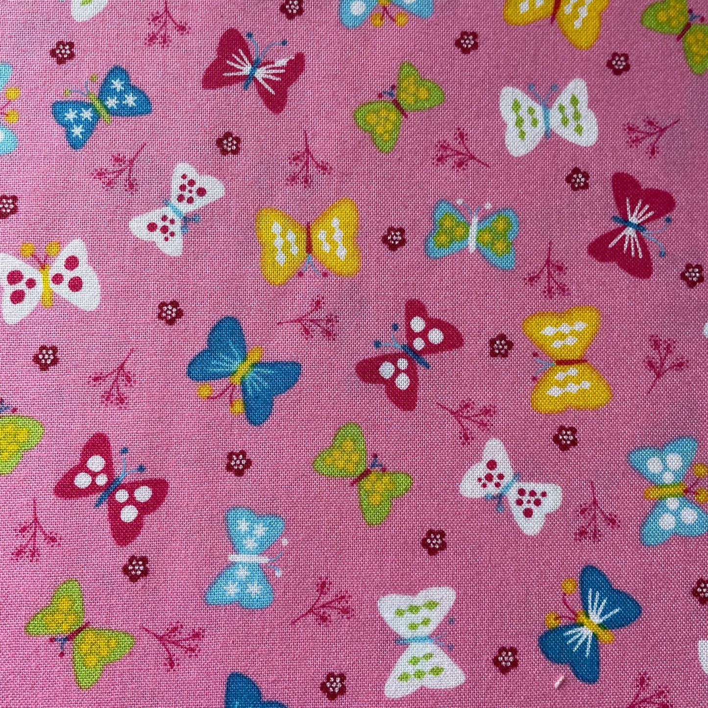 Makower Ellie Elephant 10 Designs Patchwork Craft Quilting 100% Premium Cotton Fabric