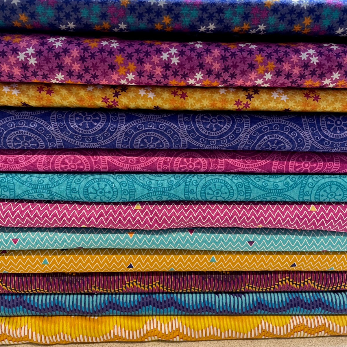 Makower Henna Beth Studley Set 2 | Star Circle Zig Zag Stripe | 12 Designs | Patchwork Quilting | 100% Cotton