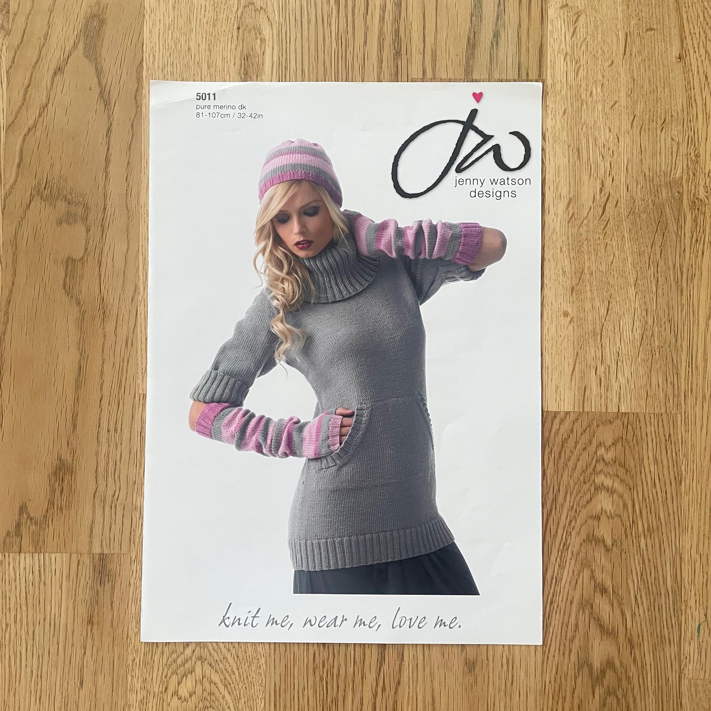 Jenny Watson Designs Pure Merino Double Knit DK Knitting Pattern Cowl Neck Sweater Fingerless Gloves Hat 5011