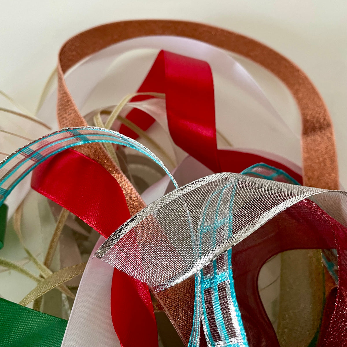 Christmas Ribbon Bundle – 10 x 2m | Mixed Colours| Mixed Widths